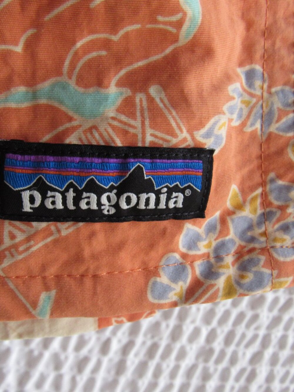 Patagonia Mens Hawaiian Baggies Swim Trunks Tigerlily Orange XL INSEAM 4.5